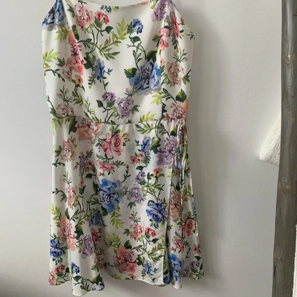 Alice and Olivia Trixie Floral Mini Dress - Picture 2 of 9